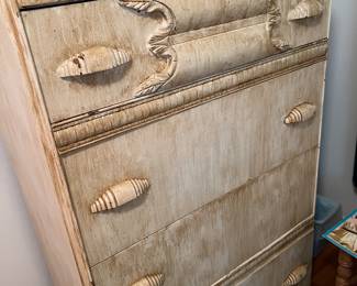 Chest of drawers