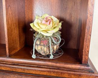 Wired teacup potpourri with yellow rose 7"H