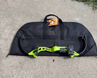 Bear youth size compound bow and tarantula case