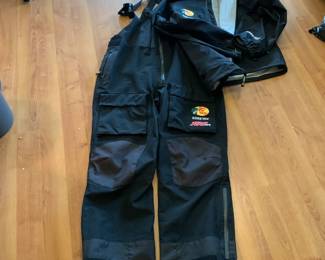 #70 Bass Pro Shop Gortex Rain Suite - bibs, Overalls & Hooded Jacket - size Large $100.00