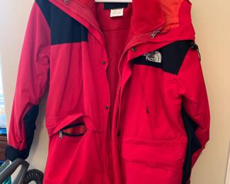 #72 Red North Face Large Zip-Out Fleece Liner w/Hood $100.00