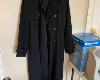 #83 Ann Klein Size L Women's Black Trench Coat w/Liner $40.00