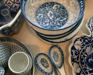 #107 8 pc Blue & white Bowls - 4 bowls & 4 spoons $24.00