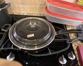 #129 Wear ever 12"D Deep Non-Stick Cookware w/Glass Lid $20.00