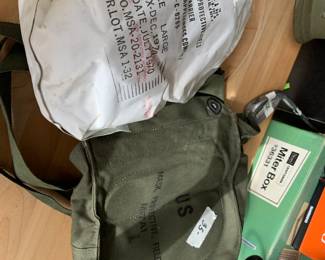 #157 US Army - Protective Field Mask M171A1 Size L - 1970 Not used $35.00