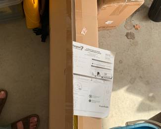 #175 4 Solar lights on a pole w/hook - New in Box $25.00 sold
#176 4 Solar lights on a pole w/hook - New in Box $25.00