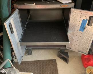 #194 Gladiator Rolling Tool Chest w/2 doors w/1 pull-out Shelf - 26.5dx24x34 $150.00