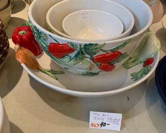 #227 Tre Art Italy 3Bowl Set w/deep tray $40.00