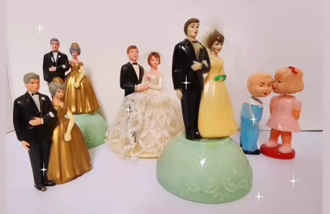 VINTAGE CAKE TOPPERS
