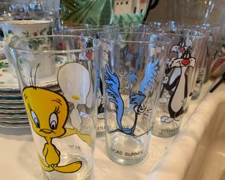 1970's Luny Tunes glasses