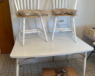 Formica kitchen table and 2 chairs (sold separately)
