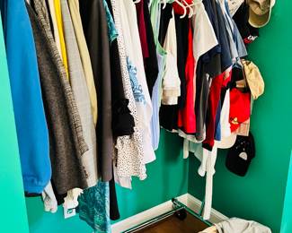 Women’s clothing sizes M/L