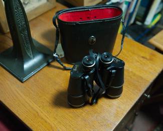 Selsi binoculars with case