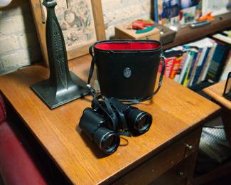 Another view of Selsi binoculars with case