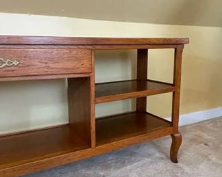 Right shelf detail of Mid Century Modern Henredon Folio 10 console table