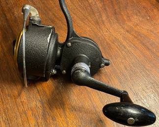 Bottom view of Abercrombie & Fitch (A&F) Monogram 250 Ten salt water reel