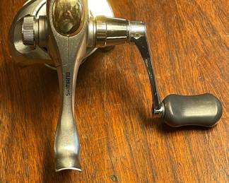 Side view of Shimano Sahara 1500FB Fluid Drive II spinning reel