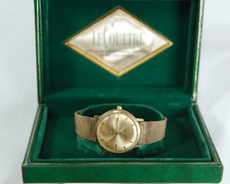 Le Coultre Master Mariner gold wrist watch with gold mesh band still in original green velvet display box. Band reads Kestenmade 10K G.F. USA