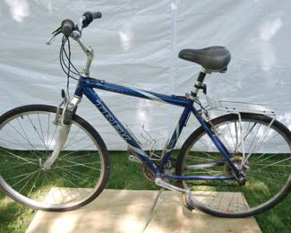 Other side of Trek 7300 20" blue men's bicycle, Made in the USA with luggage rack