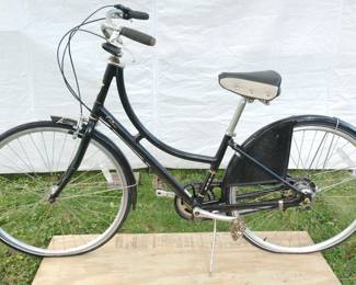 Other side view of Black Cocoa Trek step-through bicycle