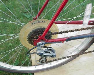 Chain and speed changer mechanism detail of Red Miranda Schwinn men's bicycle