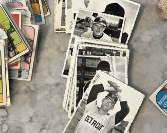 Assorted black and white Baseball and Hockey cards from 1967-1970!