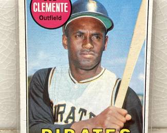 Baseball cards from 1967-1970: Bob Clemente Pirates Outfield