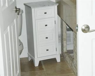 39. Wood 1 Door 1 Drawer Bath Cabinet