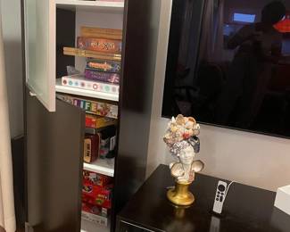 All doors work and pieces are in great condition.