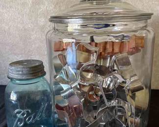 Ball Perfect Mason Jar Jar Of Cookie Cutters