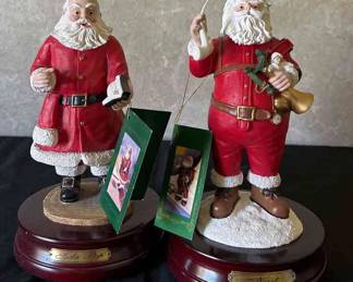 Duncan Royale Musical Santas