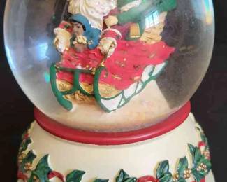 Princess House Snow Globe