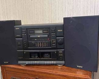 Sanyo Compact Disc Stereo Sound System
