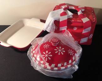 Temptations Winter Potluck Travel Case