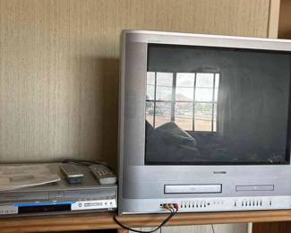 Toshiba MW24FPX TV JVC DVD Recorder