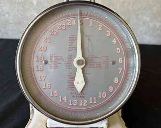 Vintage Kitchen Scale
