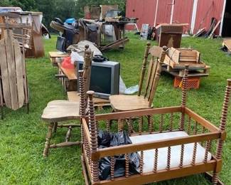 Pulling out GREAT finds from our 100+ year old barn! This is a "bring a trailer" situation!