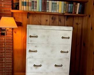 Dresser, MCM lamp, Readers Digest books