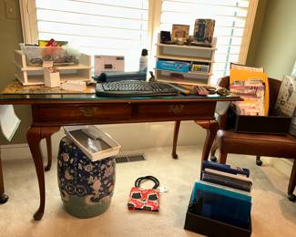 Desk, Office supplies