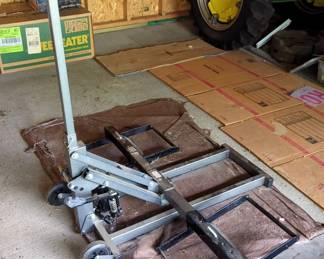Pittsburgh 300LBS Capacity High Lift Riding Mower / ATV Jack