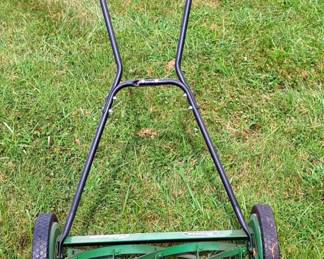 Scotts Hand Powered Classic Lawn Mower