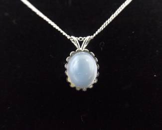 .925 Sterling Silver Chalcedony Cabochon Pendant Necklace
