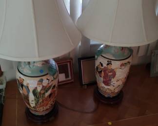 Pair of lamps 200.00
