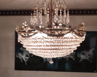 Vintage Italian medium size chandelier
600.00