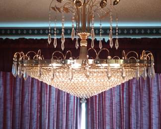 Vintage Italian large chandelier
600.00