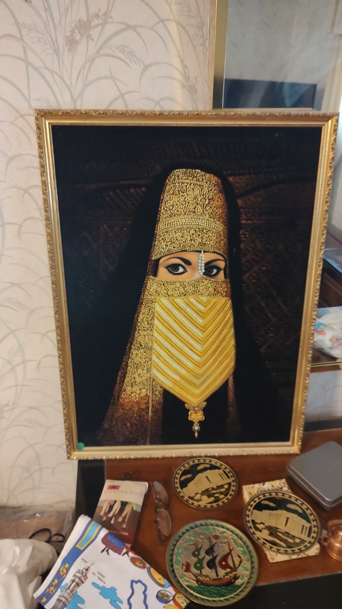 Velvet Arabic woman artwork 
150.00
