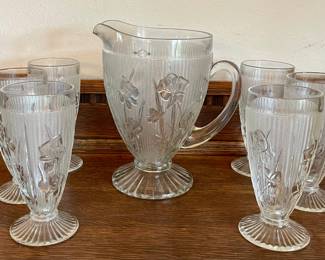 Jeanette Vintage Iris And Herring Bone Pitcher With 6 Glasses