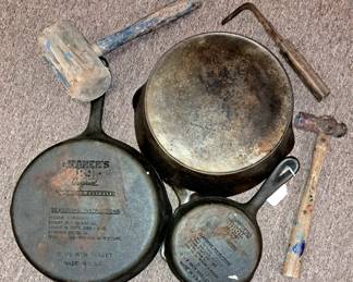 Cast iron Wagner skillets 