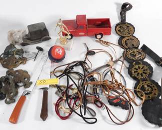 50:Misc estate smalls & metal wares