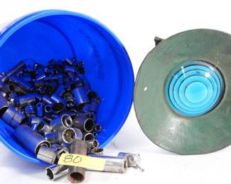 80:Sockets and railroad light